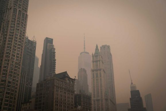 Amerika „fuldoklik” – rekordméreteket ölt a kanadai erdőtüzek okozta légszennyezettség