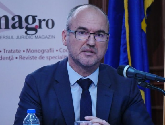 Plágiumgyanúba keveredett a Legfelsőbb Bírói Tanács elnöke