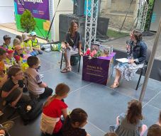 Gyermekolvasók közönségtalálkozója: Vadadi Adriennel, az óvónőből lett íróval játszhattak kicsik és nagyok Kolozsváron