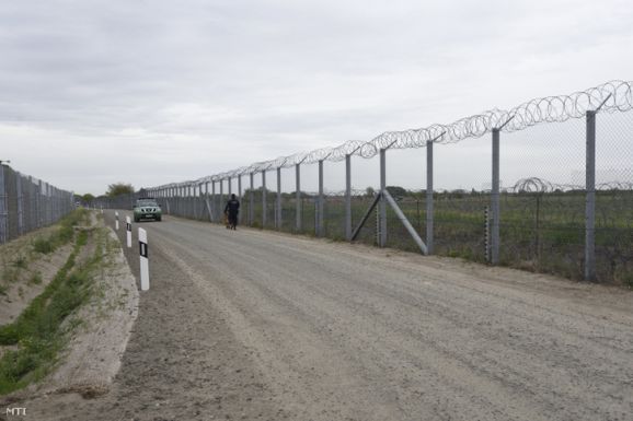 Finnország megkezdi a kerítés építését Oroszországgal közös határszakaszán