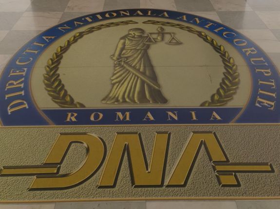 Kenőpénz elfogadása közben értek tetten egy egyetemi tanárt