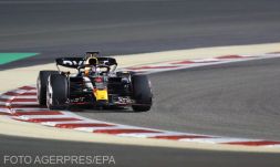 Verstappen vezetésével kettős Red Bull-siker a Forma–1-es idénynyitón