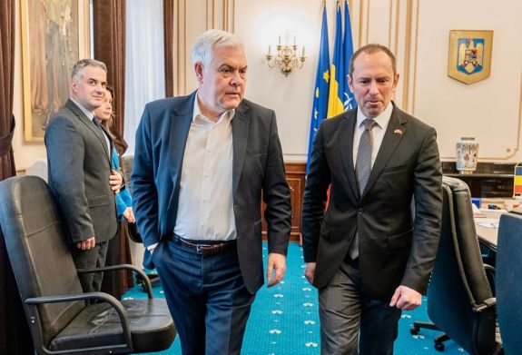 Védelmi miniszter: Románia továbbra is segíti a török népet, amikor csak szükség lesz erre