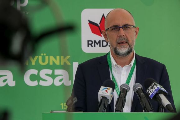 FRISSÍTVE – Újból megpályázza az RMDSZ-elnöki tisztséget Kelemen Hunor