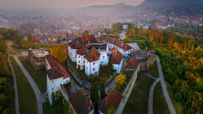 A kormány kész tárgyalni az önkormányzattal a brassói fellegvárról