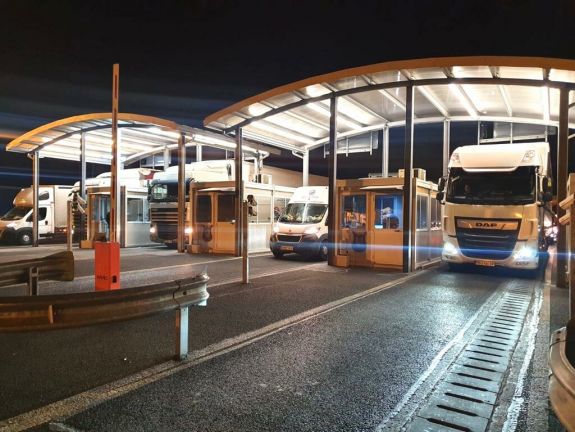 Migránsokat füleltek le a nagylaki határátkelőnél