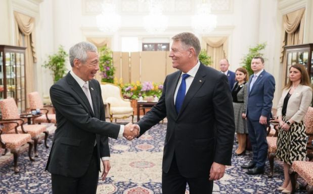 Klaus Iohannis államfő megkezdte hivatalos látogatását Szingapúrban