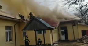 Tűz ütött ki egy iskolában, több mint 700 diákot evakuáltak