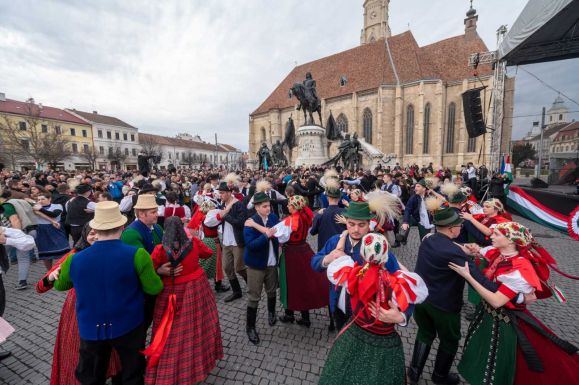 Rendhagyó ünnepséggel emlékeztek meg a forradalom hőseiről Kolozsváron