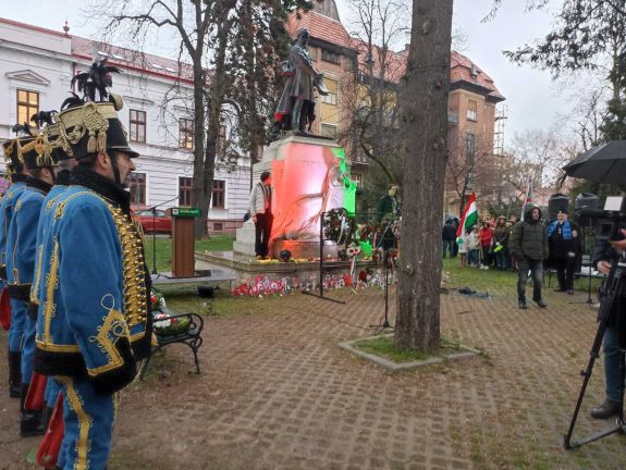 Merjünk itthon jövőt tervezni - Nagyváradon is megünnepelték március 15-ét