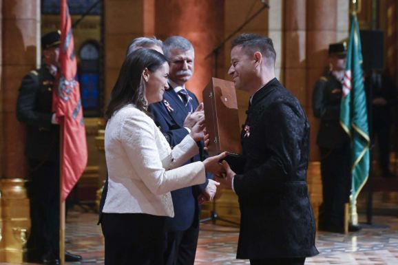 Péntek János nyelvész Széchenyi-, Orbán János Dénes író-költő pedig Kossuth-díjat kapott munkásságáért