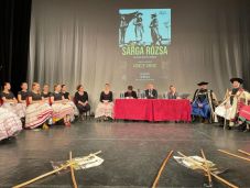 Sárga Rózsa – Jókai-regényt állít színpadra a Maros Művészegyüttes