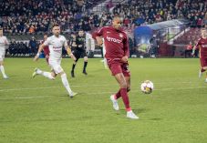 FRISSÍTVE – SuperLiga: gólgazdag döntetlen a vasutasrangadón, ellépett a Farul