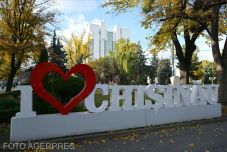 Moldovai nyelvváltás: Moszkva és Bukarest is beszállt a politikai harcba   