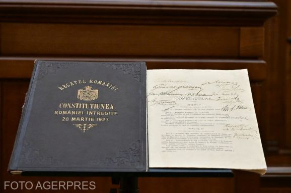 Százéves az alkotmány – Iohannis szerint az alaptörvény az egységes román állam megteremtését szentesítette