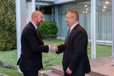 Az ukrajnai és a moldovai helyzetről tárgyalt Nicolae Ciucă az Európai Tanács elnökével