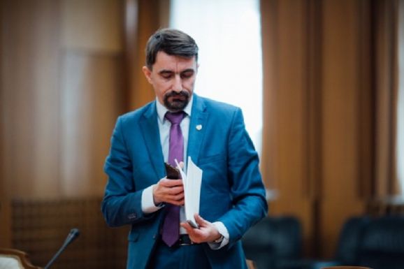Turos Lóránd a különnyugdíjakról: nem halmozhatók, megadózzák és kisebb lesz a fizetésnél