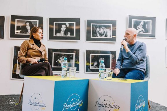 Kitelepítés az örökölt sorsok és szabad akarat között – Orvos-Tóth Noémi és Visky András Kolozsváron