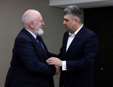 A zöld beruházások folytatására bátorította Frans Timmermans a román vezetőket