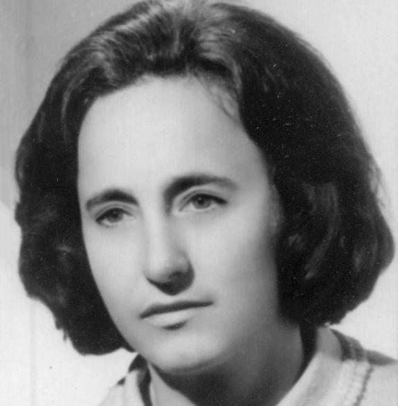 Megvásárolható Elena Ceaușescu doktori disszertációja
