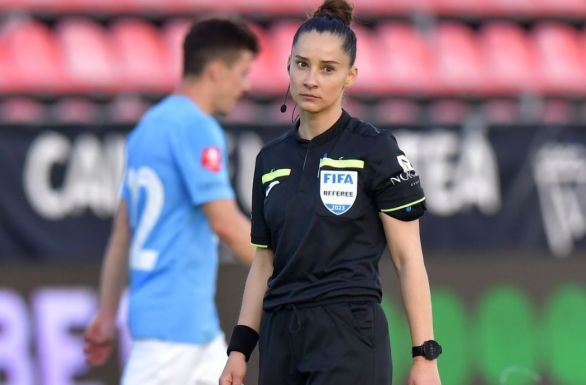 „A mellei a szélben lengedeztek”; „Mi lesz, ha csöcsön rúgják a labdával?”