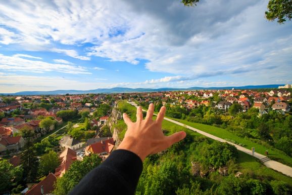 Az összeesküvés-elméletek új forró témája: a 15 perces város, ami pedig élhető település, nem láger