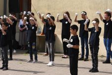 Énekelni hang nélkül – Jubileumot ünnepel a kolozsvári Jelelőkórus