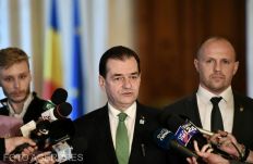 Ludovic Orban feljelentést tesz az őt bántalmazó AUR-tüntetők ellen