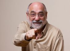 Weöres Sándor költői prózájából összeállított dalsorozattal indul erdélyi turnéra Gryllus Dániel