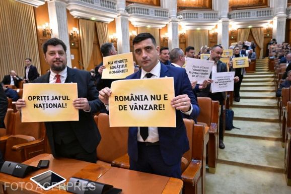 Az AUR elnöke szerint a parlament sorra tárgyalja az „ártalmas és nemzetellenes” törvényeket