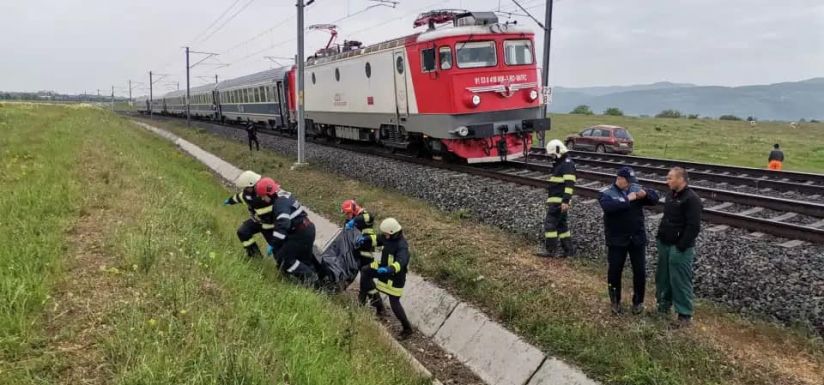 Fiatal lányt gázolt el a vonat