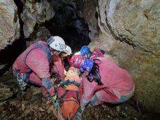 Nagyszabású gyakorlatozást tartottak a barlangi mentők