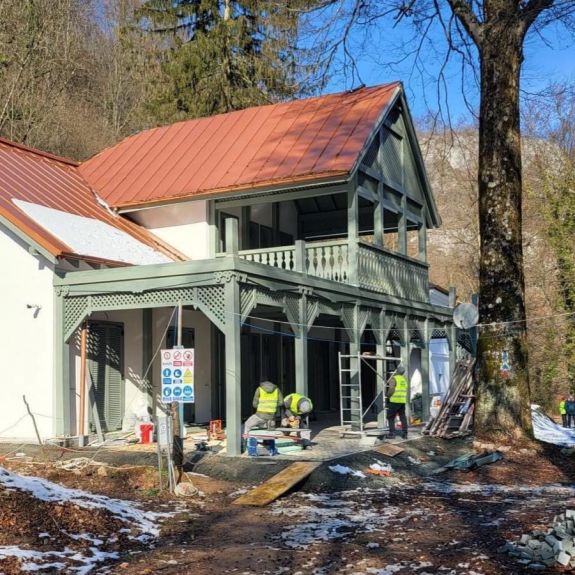 Megújult a révi menedékház, a Sóvám-vásáron avatják fel