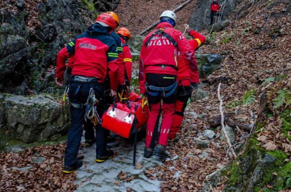 Turistaszezon a természetben: emberhiánnyal küszködnek, de jót akarnak a hegyimentők