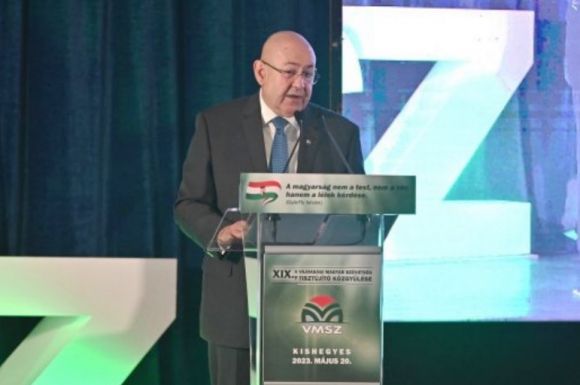 Ismét Pásztor István lett a Vajdasági Magyar Szövetség elnöke