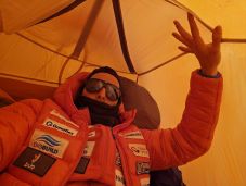 Megkezdte a csúcstámadást Suhajda Szilárd a Mount Everesten