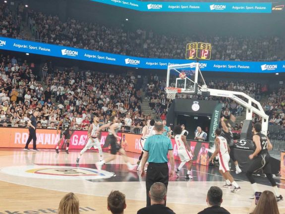 Férfi kosárlabda: kiélezett csatában egyenlített a Kolozsvári U-BT