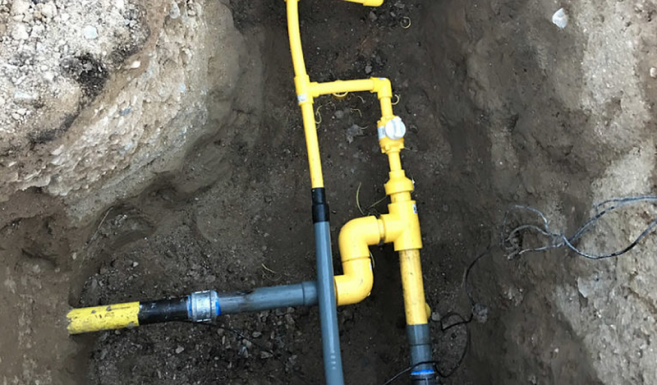 Több ezer háztartást kötnek rá a gázhálózatra Kézdivásárhelyen és Kalotaszentkirályban