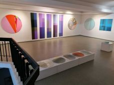 Belső lépcsők – Kerekes Gyöngyi tárlat látható a marosvásárhelyi Kultúrpalotában