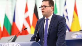 Vincze Loránt: ha egy állam nem tartja be a kisebbségek jogait, az anyaországoknak kell közbelépniük