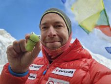 Órák óta várják, hogy Suhajda Szilárd jelet adjon magáról a Mount Everestről