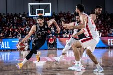 Férfi kosár: elvette ellenfele pályaelőnyét, egy győzelemre a címvédéstől a Kolozsvári U-BT