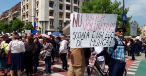 Ennyibe kerülne az országnak a tüntető pedagógusok által kért 25 százalékos fizetésemelés