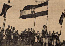 „Nincs más fegyver, csak az ősi ének, a kereszt s a zászló” – 1943-ban így írtak a csíksomlyói búcsúról