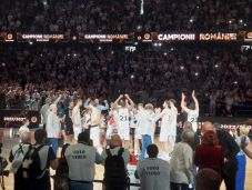 Férfi kosárlabda: zsinórban harmadik bajnoki címét szerezte meg a Kolozsvári U-BT