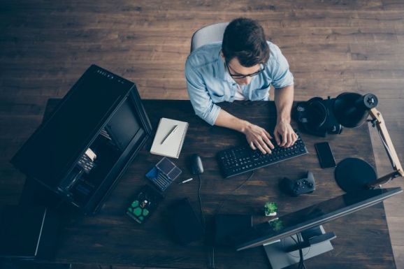 Hivatalos: adómentességet kapnak az informatikában dolgozók