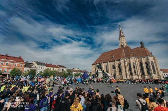 Megtöltötték Kolozsvár főterét a magyar egyetemisták