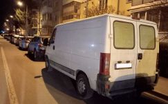 Büntetés jár azért, ha kisteherautókkal foglalják a parkolóhelyeket