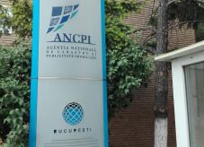 Tizennyolc millió körüli a nem telekkönyvezett romániai ingatlanok száma