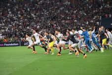 Szétlövések után hódította el hetedik Európa-liga-serlegét a Sevilla